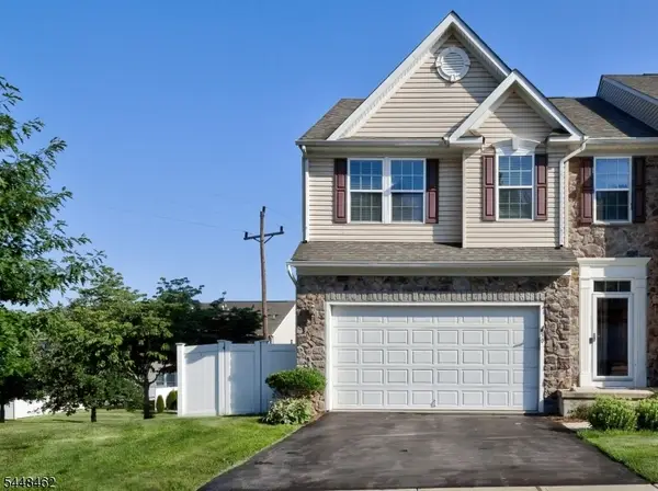 50 Washington Square Cir, Washington Boro, NJ 07882