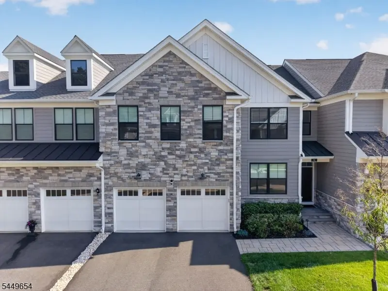 6 Concord Ct, Warren, NJ 07059 - #1