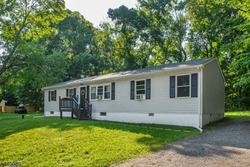 88 Crescent Dr, Hampton, NJ 07860 - #1