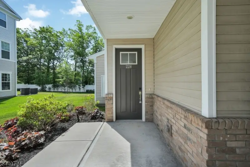 228 Park Ln, Dunellen, NJ 08812 - #3