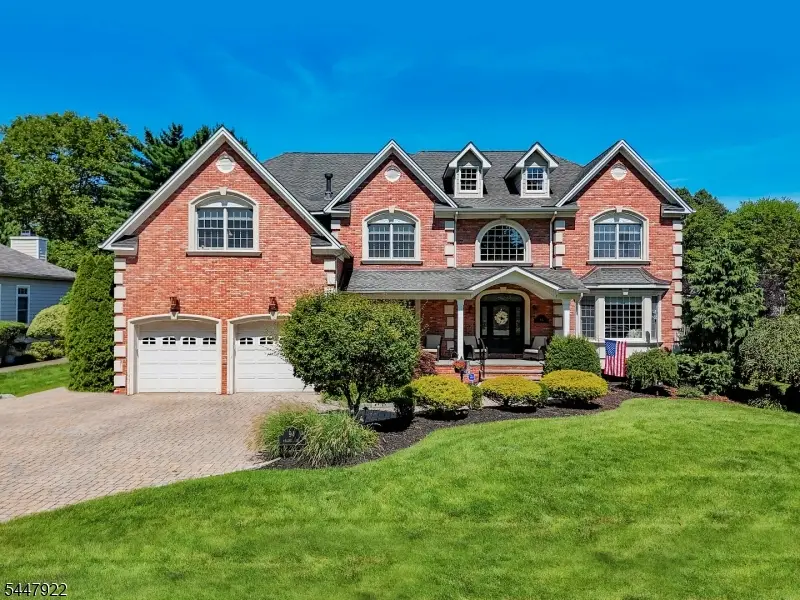 94 Hillcrest Dr, Clark, NJ 07066 - #1