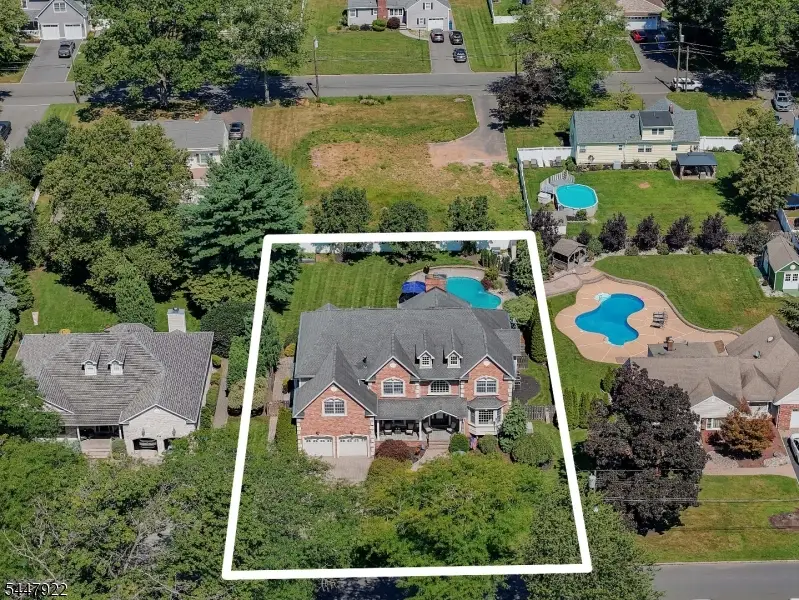 94 Hillcrest Dr, Clark, NJ 07066 - #2