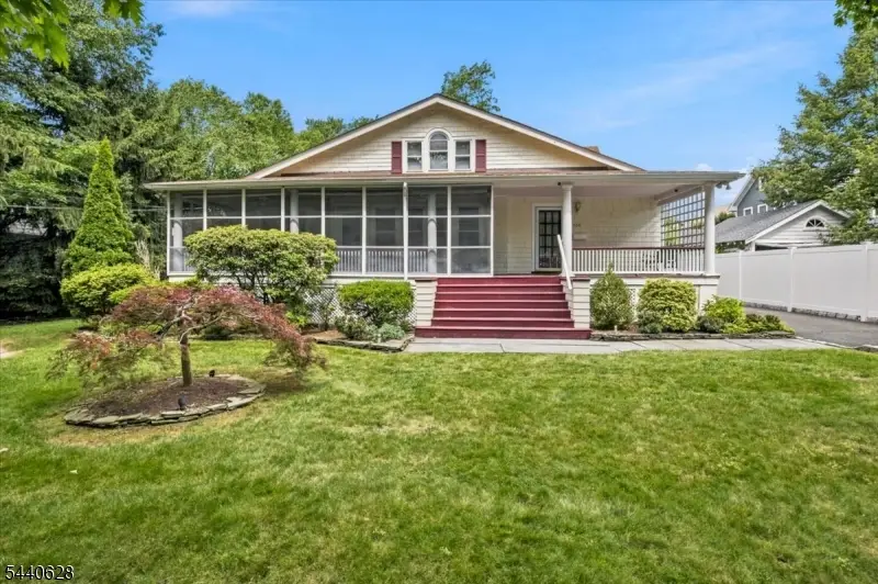 559 Parkview Ave, Westfield, NJ 07090 - #1