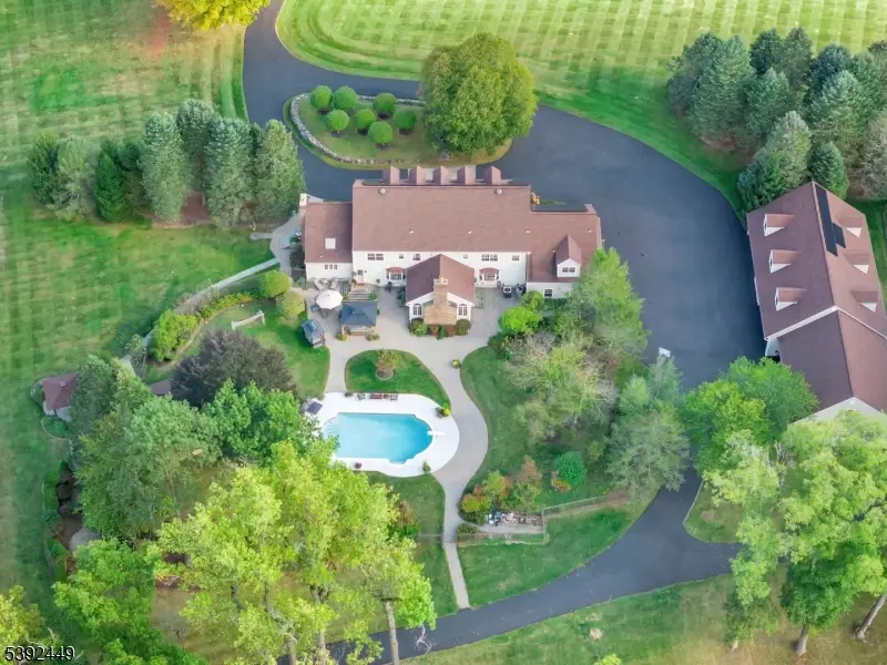 37 Pequest Rd, Green, NJ 07821 - #2