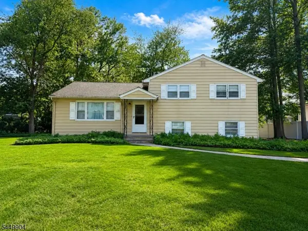 8 Fay Pl, Summit City, NJ 07901