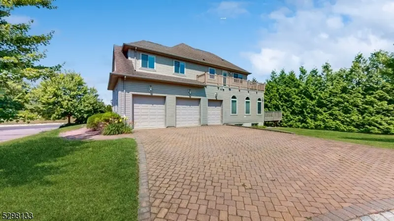 1 White Oak Ct, Hardyston, NJ 07419 - #1