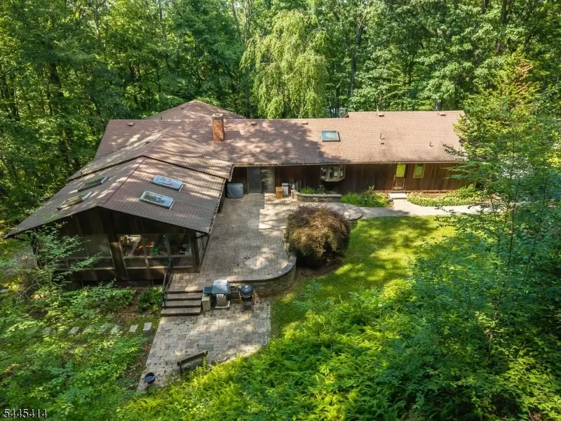 9 Delwood Rd, Chester, NJ 07930 - #1