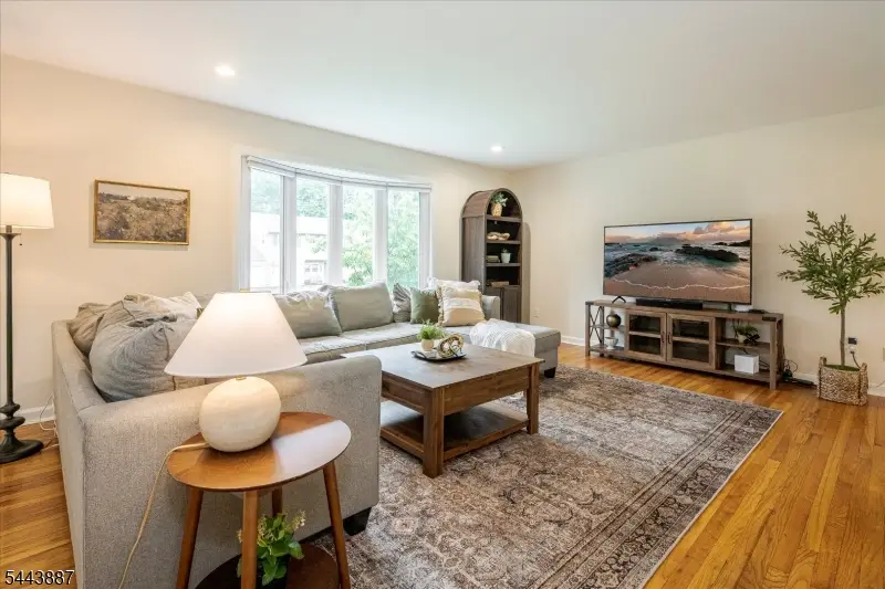 49 Crestmont Rd, West Orange, NJ 07052 - #2