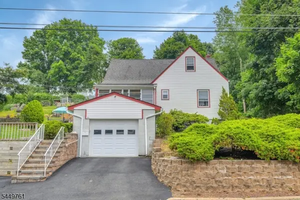20 Koclas Dr, Netcong Boro, NJ 07857