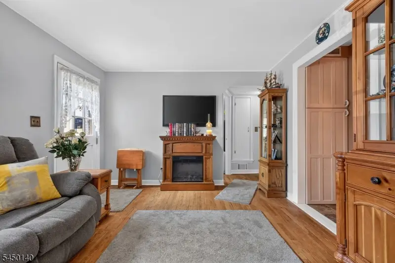 26 Baldwin Ave, South Bound Brook, NJ 08880 - #3