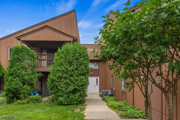 154 Drake Ln, Roxbury Twp., NJ 07852