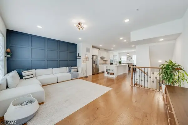 13 Braeburn Ct, Livingston Twp., NJ 07039