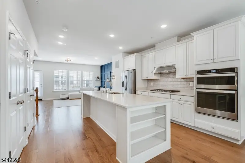 13 Braeburn Ct, Livingston, NJ 07039 - #2