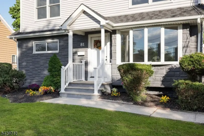 81 Hutchinson St, Clark, NJ 07066 - #2