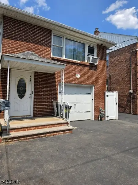 1371 Hamilton St, Elizabeth City, NJ 07202