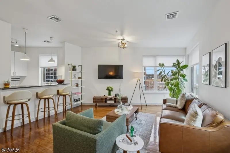 52 Lincoln Ave, Orange, NJ 07050 - #1