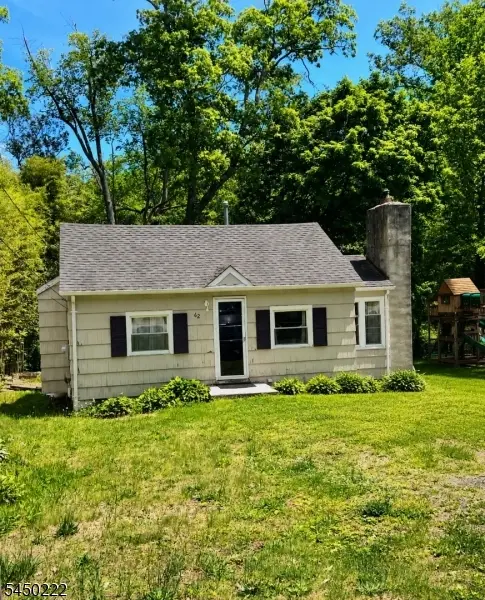 62 S Cherry Rd, Jefferson Twp., NJ 07849