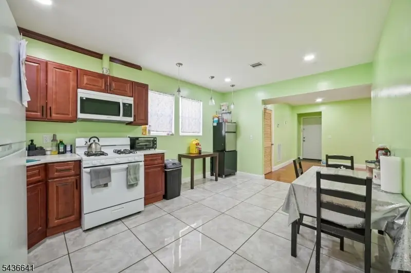 1321 Clinton Ave #2, Irvington, NJ 07111 - #3
