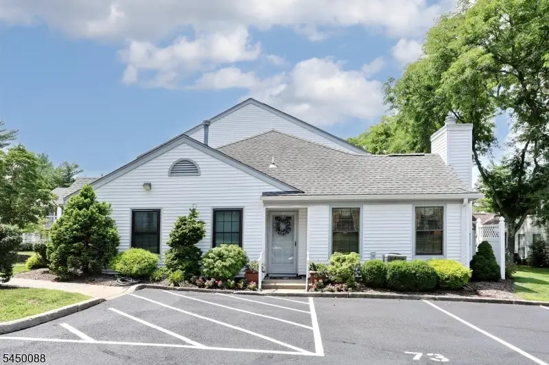 73 Konight Ct, Mahwah, NJ 07430 - #1