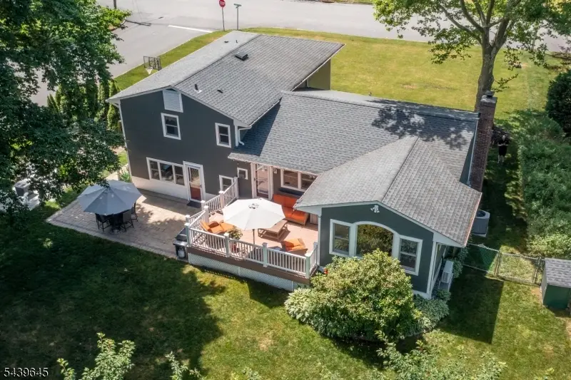 6 Woodbine Cir, New Providence, NJ 07974 - #2