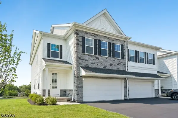 99 Ventura Dr, East Hanover Twp., NJ 07936