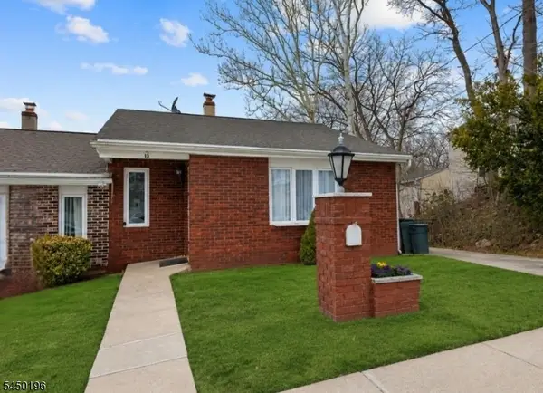 13 James St, Dover Town, NJ 07801