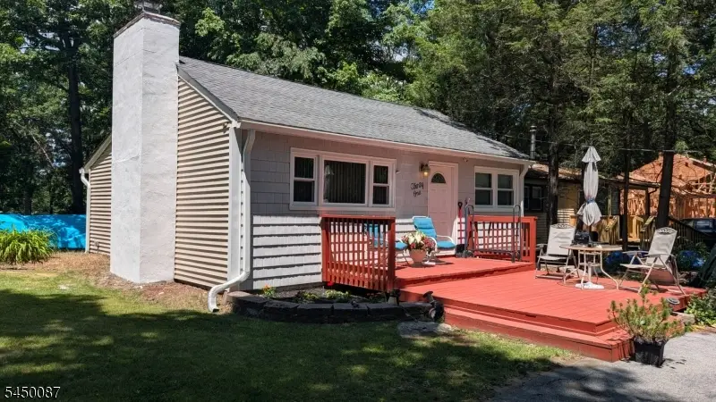 31 Hewitt Rd, Upper Greenwood Lake, NJ 07421 - #1