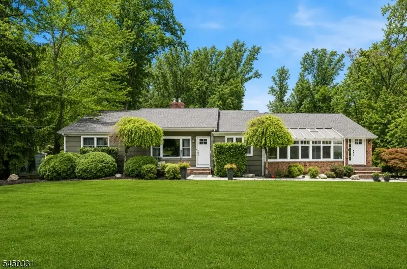 35 Mercier Pl, Berkeley Heights, NJ 07922 - #1