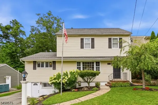 93 Yawpo Ave, Oakland Boro, NJ 07436