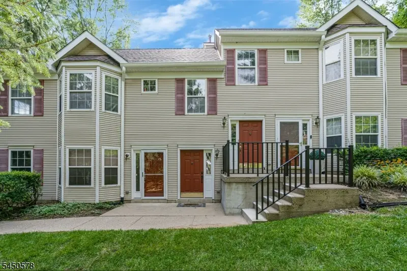 208 Cypress Ln, East Brunswick, NJ 08816 - #1