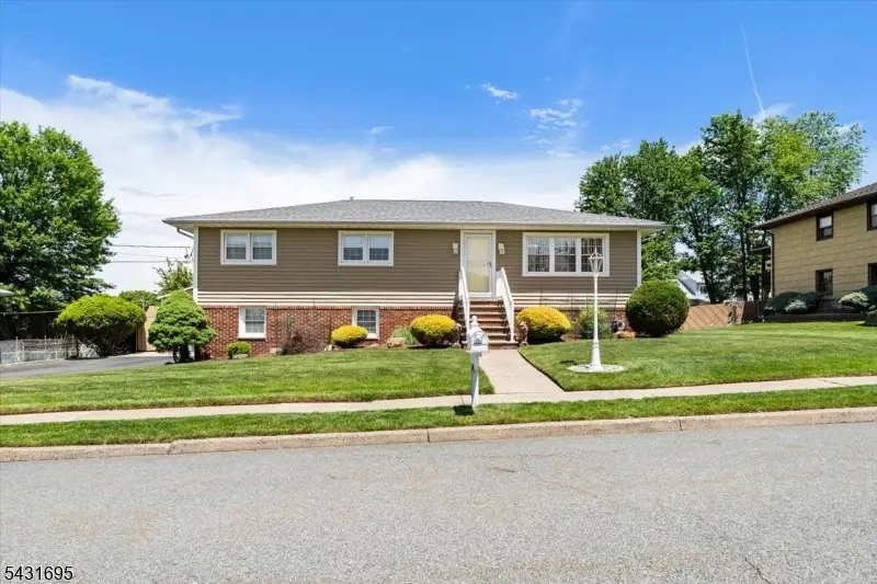 36 Bartsch Ave, Woodland Park, NJ 07424 - #1