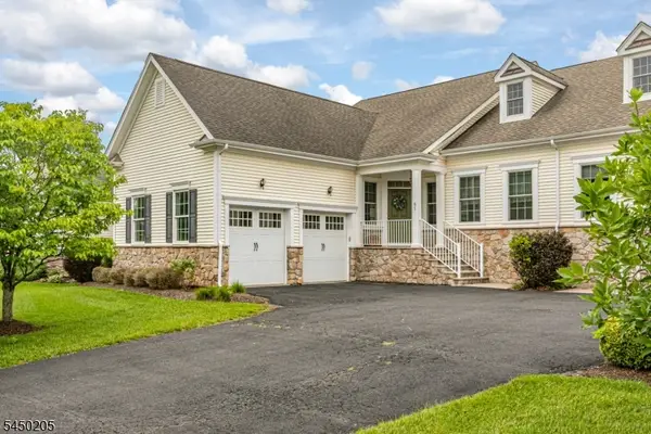 61 Bedford Dr, Montgomery Twp., NJ 08558