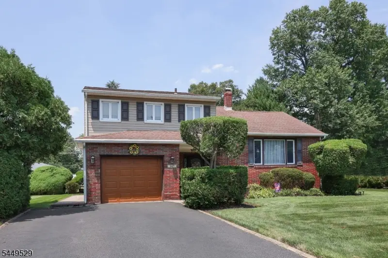 167 Acorn Dr, Clark, NJ 07066 - #1