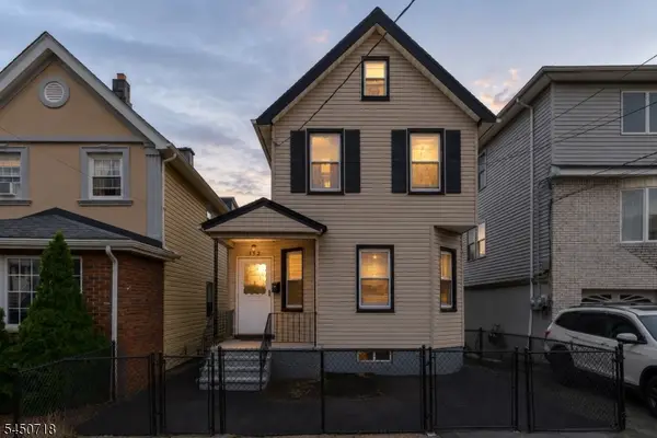 352 Forest St, Kearny Town, NJ 07032