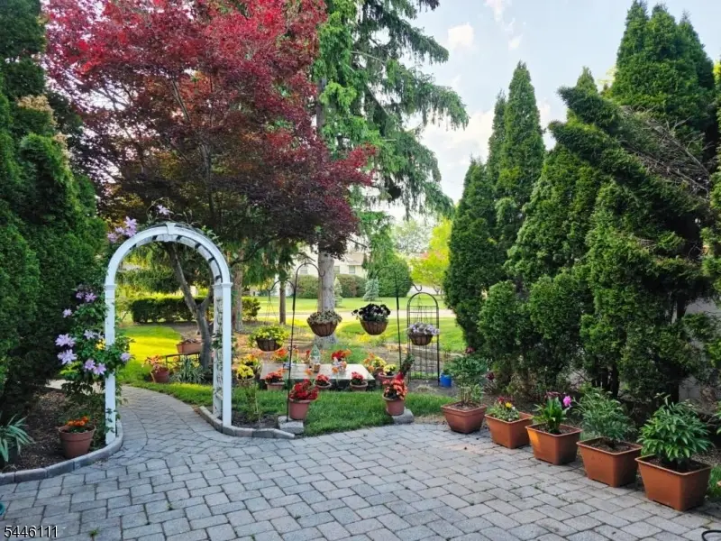 20 Hugenot St, East Hanover, NJ 07936 - #2