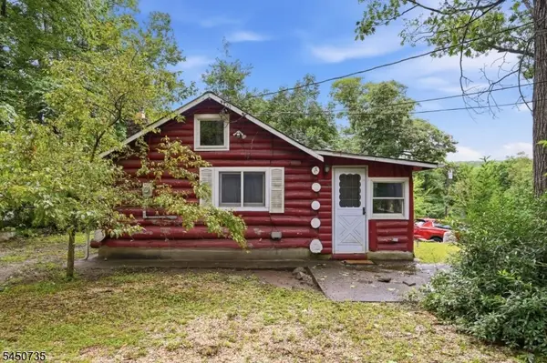 26 Clubhouse Ave, West Milford Twp., NJ 07480