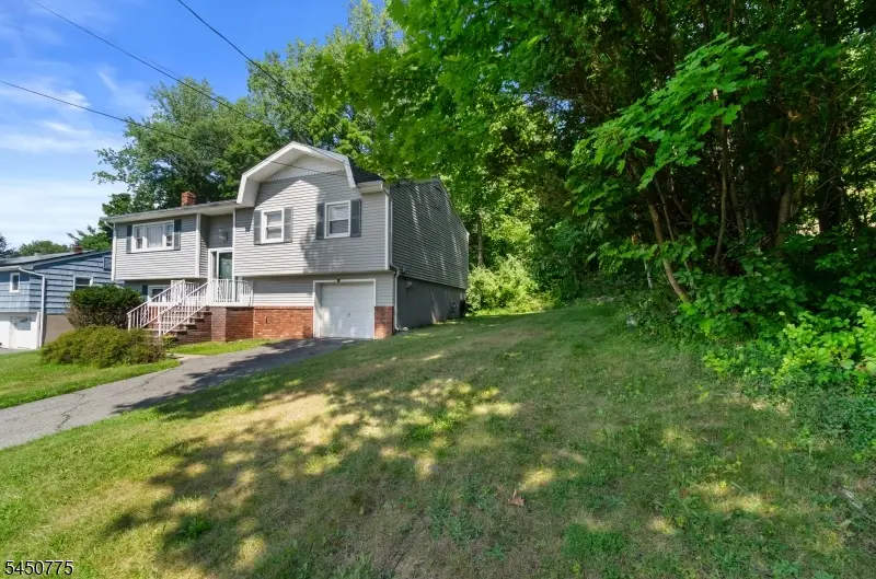 17 Stafford Dr, Wanaque, NJ 07465 - #2
