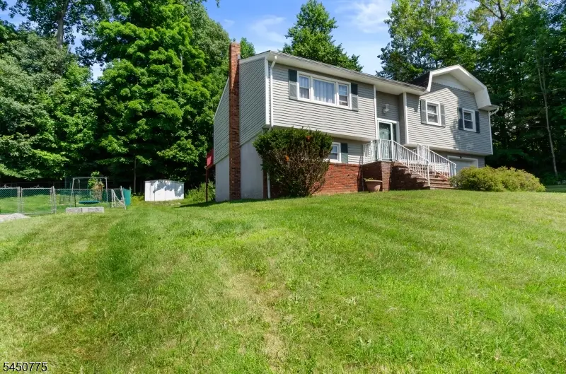 17 Stafford Dr, Wanaque, NJ 07465 - #3