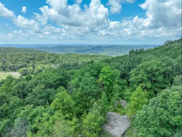 11 Hidden Valley Dr, Vernon Twp., NJ 07462