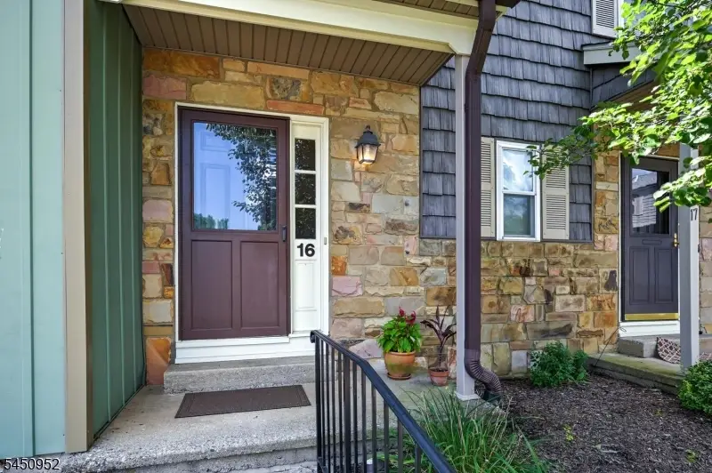 16 Great Horned Owl Ct, Allamuchy, NJ 07840 - #2