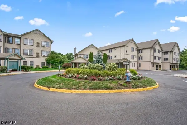 89 Park Edge #3F, Berkeley Heights Twp., NJ 07922