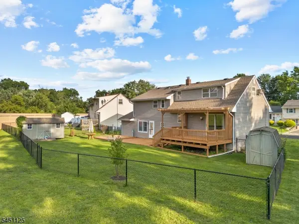 21 Starlit Dr, Middlesex Boro, NJ 08846