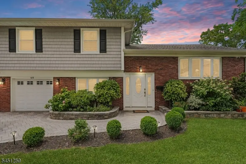 40 Oleander Way, Clark, NJ 07066 - #3