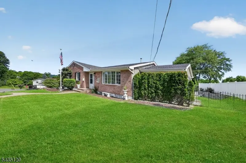 840 Lopatcong St, Belvidere, NJ 07823 - #3