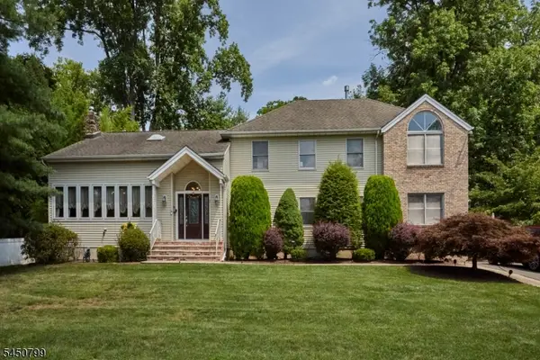 2 Cayuga Trl, Wayne Twp., NJ 07470