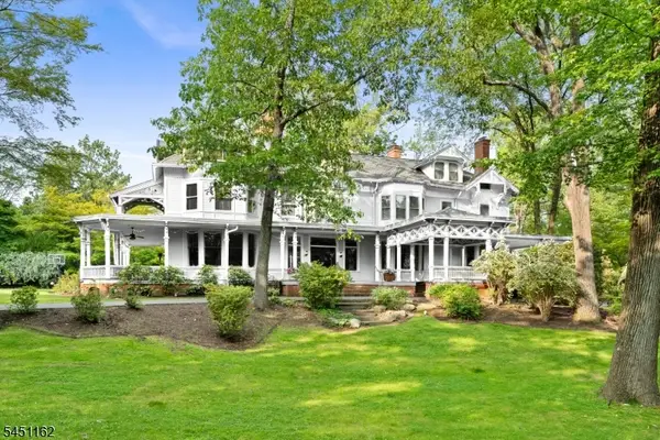 40 Highland Ave, Millburn Twp., NJ 07078
