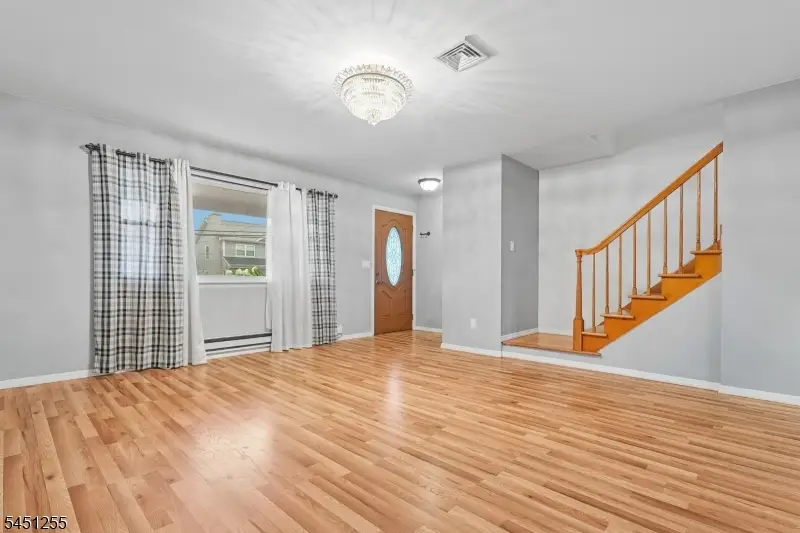 29 N 8th St, Kenilworth, NJ 07033 - #3