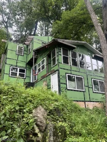 28 Roosevelt Ave, Independence Twp., NJ 07840