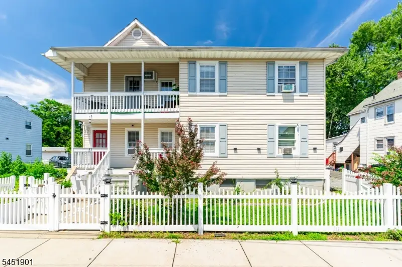 31 Meade St, West Orange, NJ 07052 - #1
