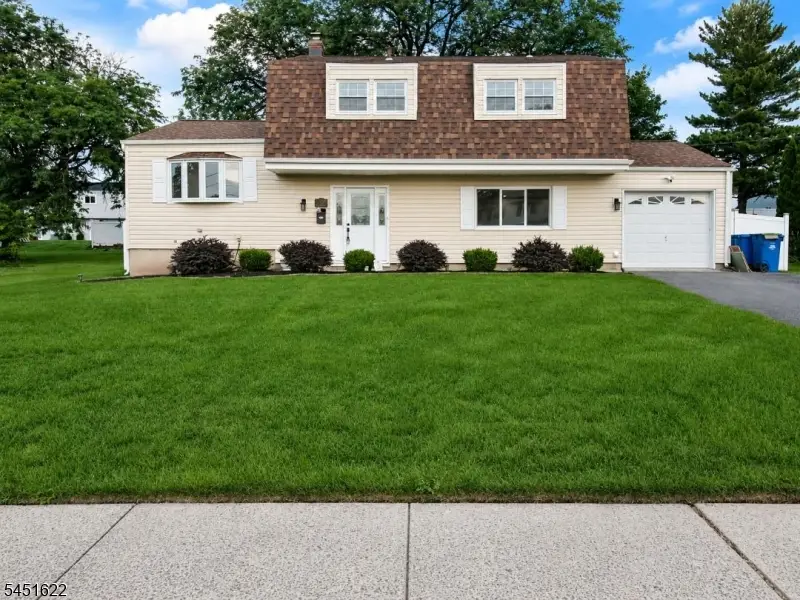 13 Patton Dr, Franklin, NJ 08873 - #1